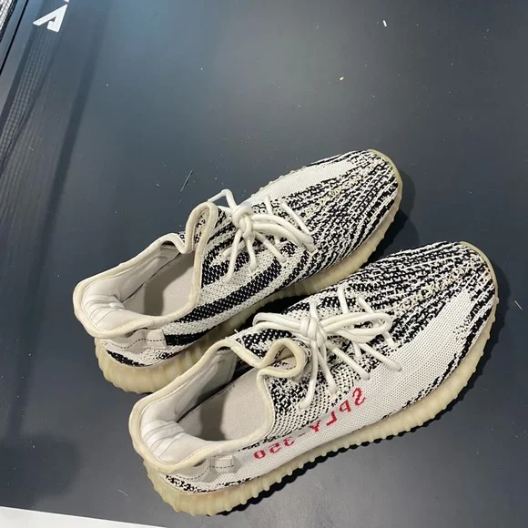 Yeezy 350 zebra - Picture 8 of 8
